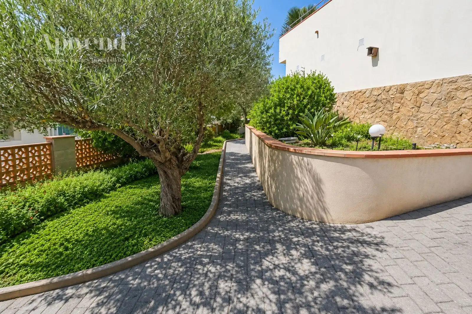 Garden of Houses for sale in Roses  with Air Conditioner, Heating and Private garden