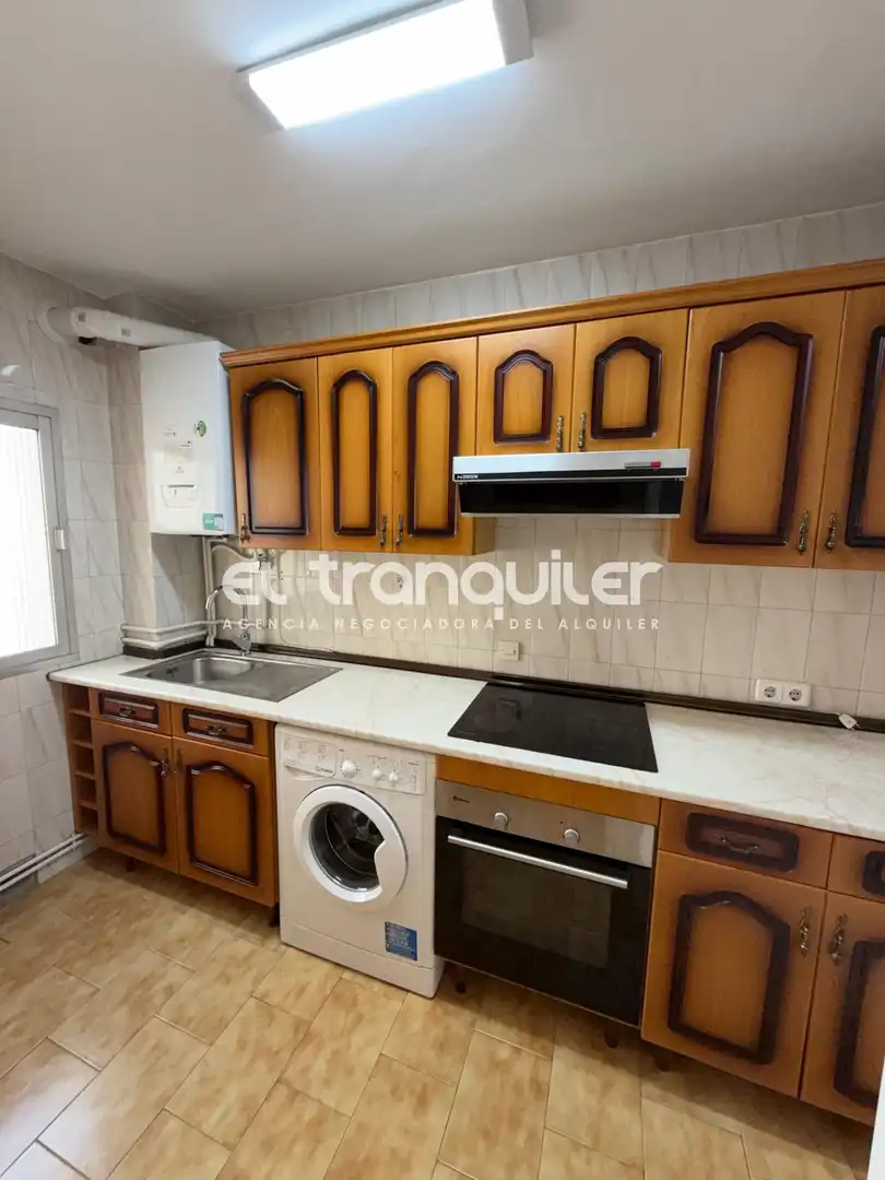 Kitchen of Flat for rent in Pozuelo de Alarcón  with Parquet flooring