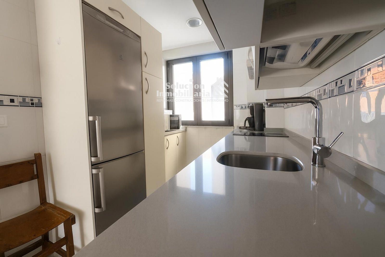 Kitchen of Flat for sale in Salamanca Capital  with Heating and Furnished