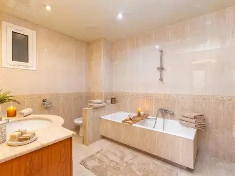 Flat with lift for sale in Carrer d'Ogassa, imagen 25