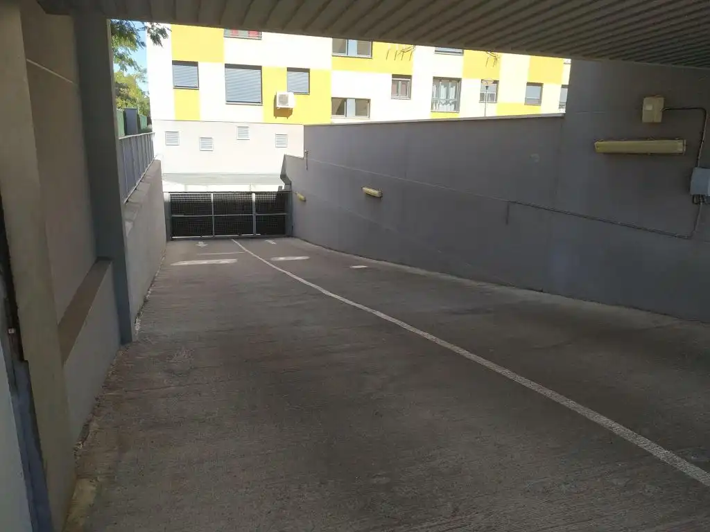 Parcheggio con ascensore in vendita a c/ pablo neruda, imagen 3