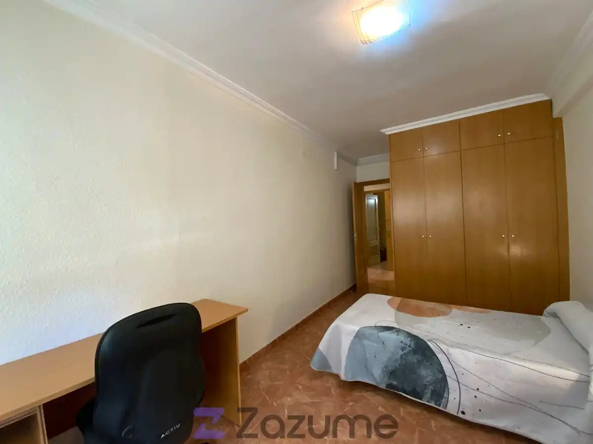 Bedroom of Flat for rent in Valencia  with Air Conditioner, Heating and Terrace