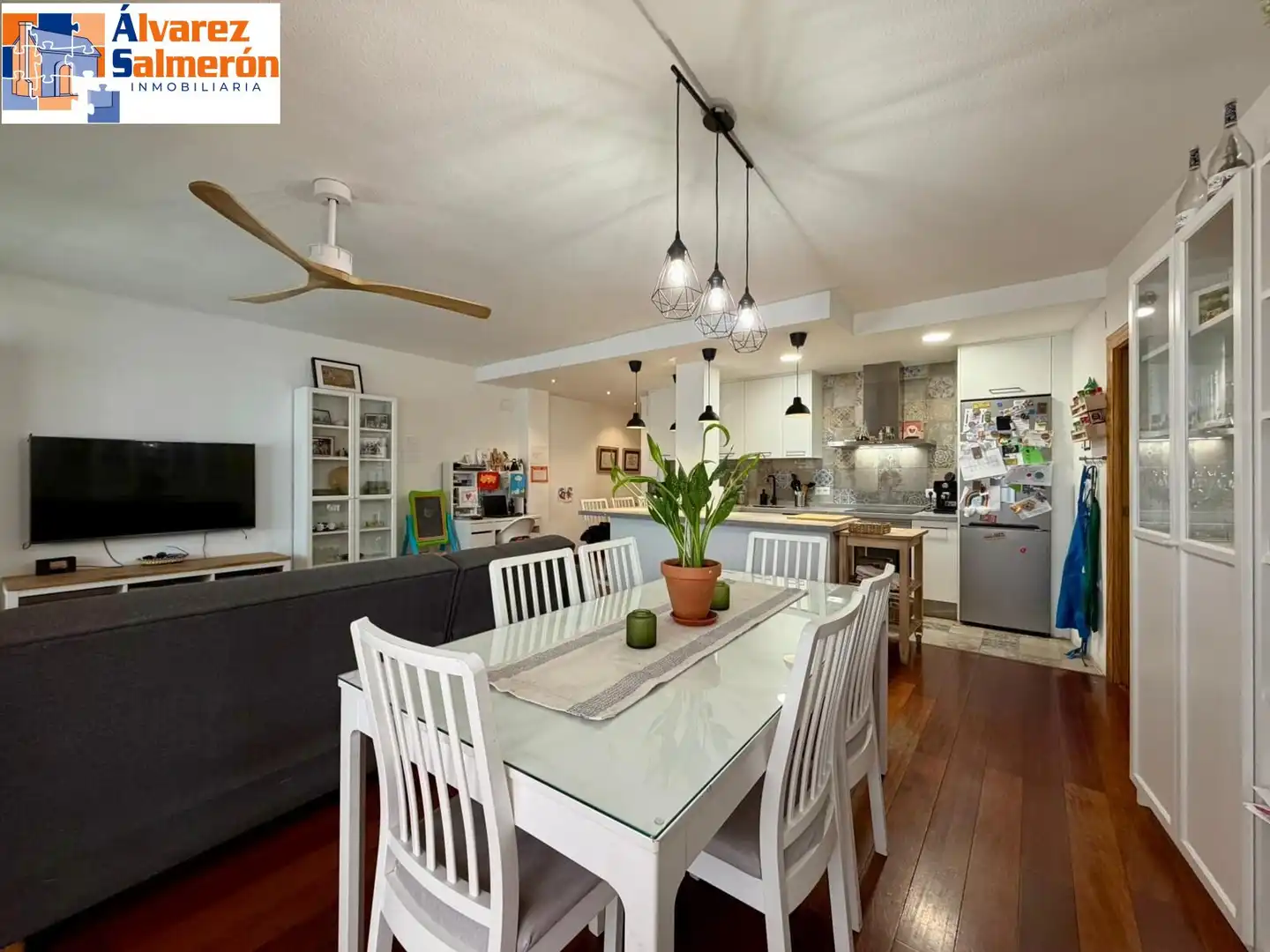 Comedor de Piso en venta en Granada con Aire acondicionado, Parquet y Balcón