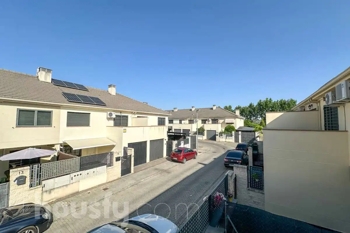 Exterior view of Houses for sale in Aranjuez  with Air Conditioner, Heating and Private garden