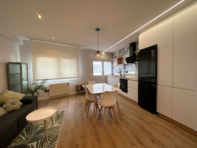 Kitchen of Flat to rent in Santiago de Compostela   with Heating, Parquet flooring and Furnished