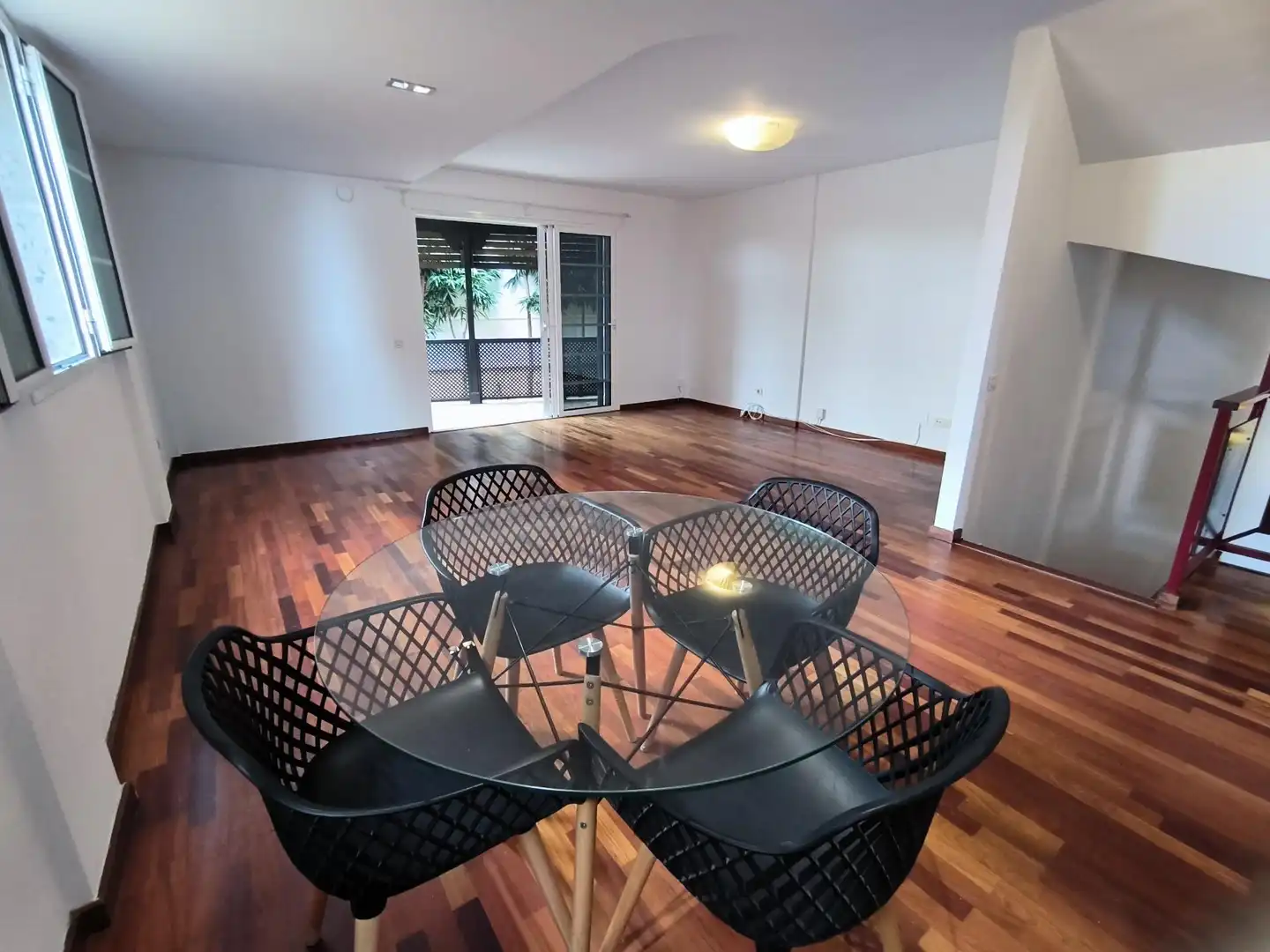 Menjador de Casa adosada en venda en Las Palmas de Gran Canaria amb Jardí privat, Parquet i Terrassa
