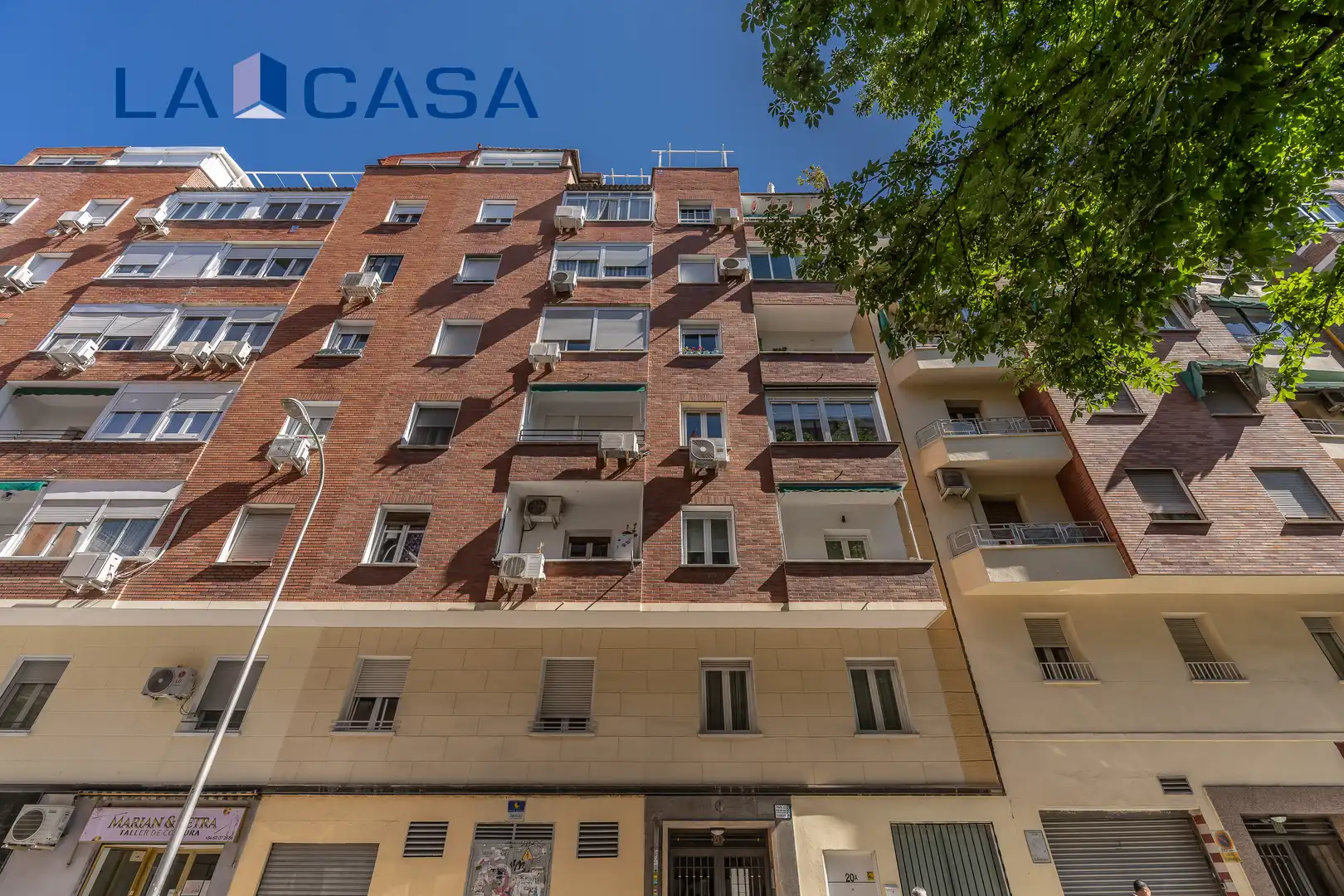 Außenansicht von Wohnung zum Verkauf in Madrid mit Heizung und Terrasse
