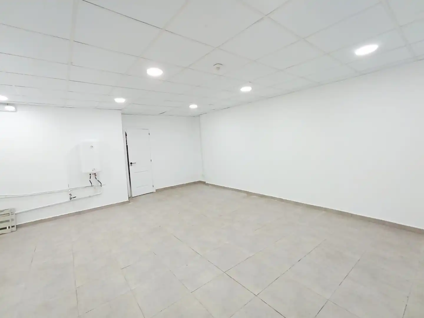Local de alquiler en Transversal, 243, Sant Pere