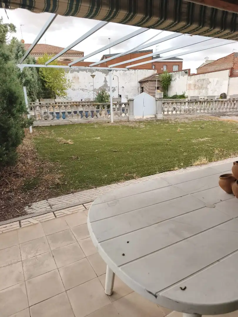 Houses for sale in Recas  with Air Conditioner, Heating and Private garden