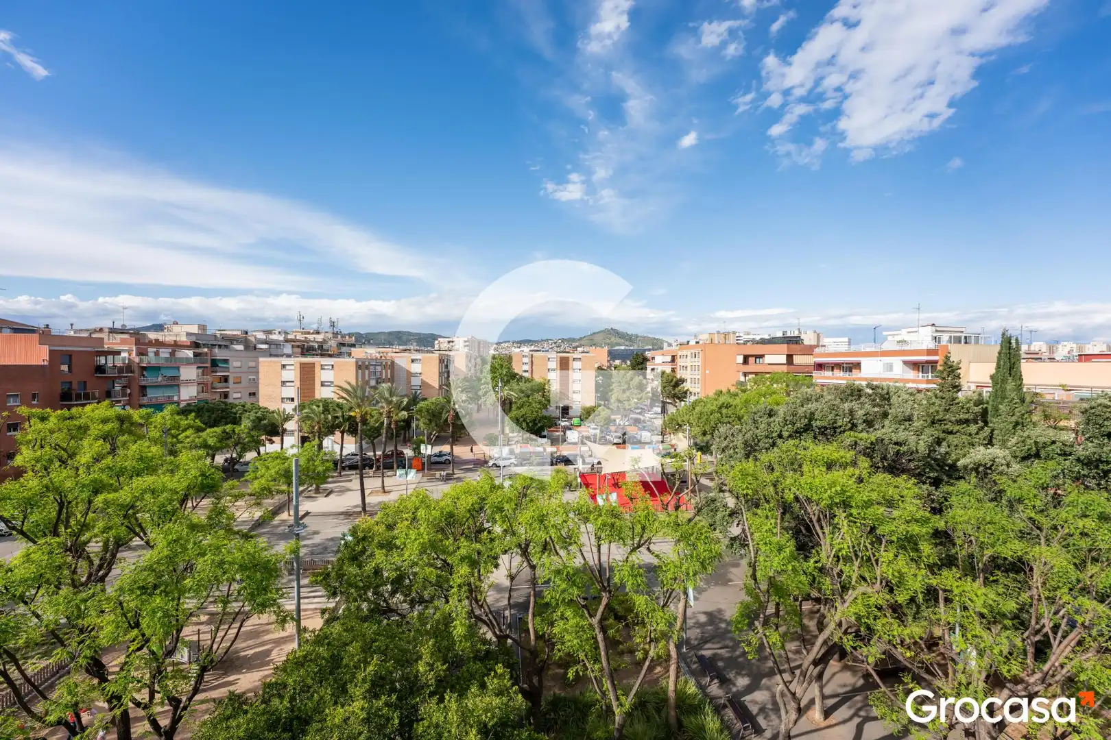 Außenansicht von Dachboden zum Verkauf in Cornellà de Llobregat mit Klimaanlage, Heizung und Terrasse