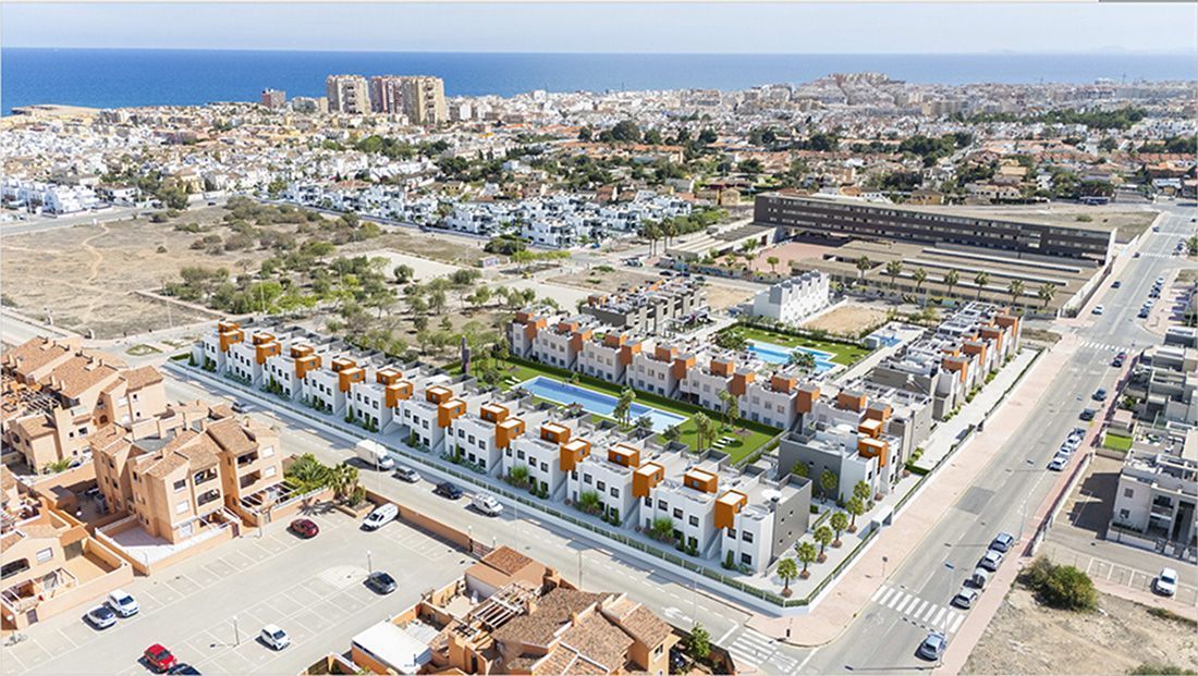 Vista exterior de Àtic en venda en Torrevieja amb Piscina comunitària