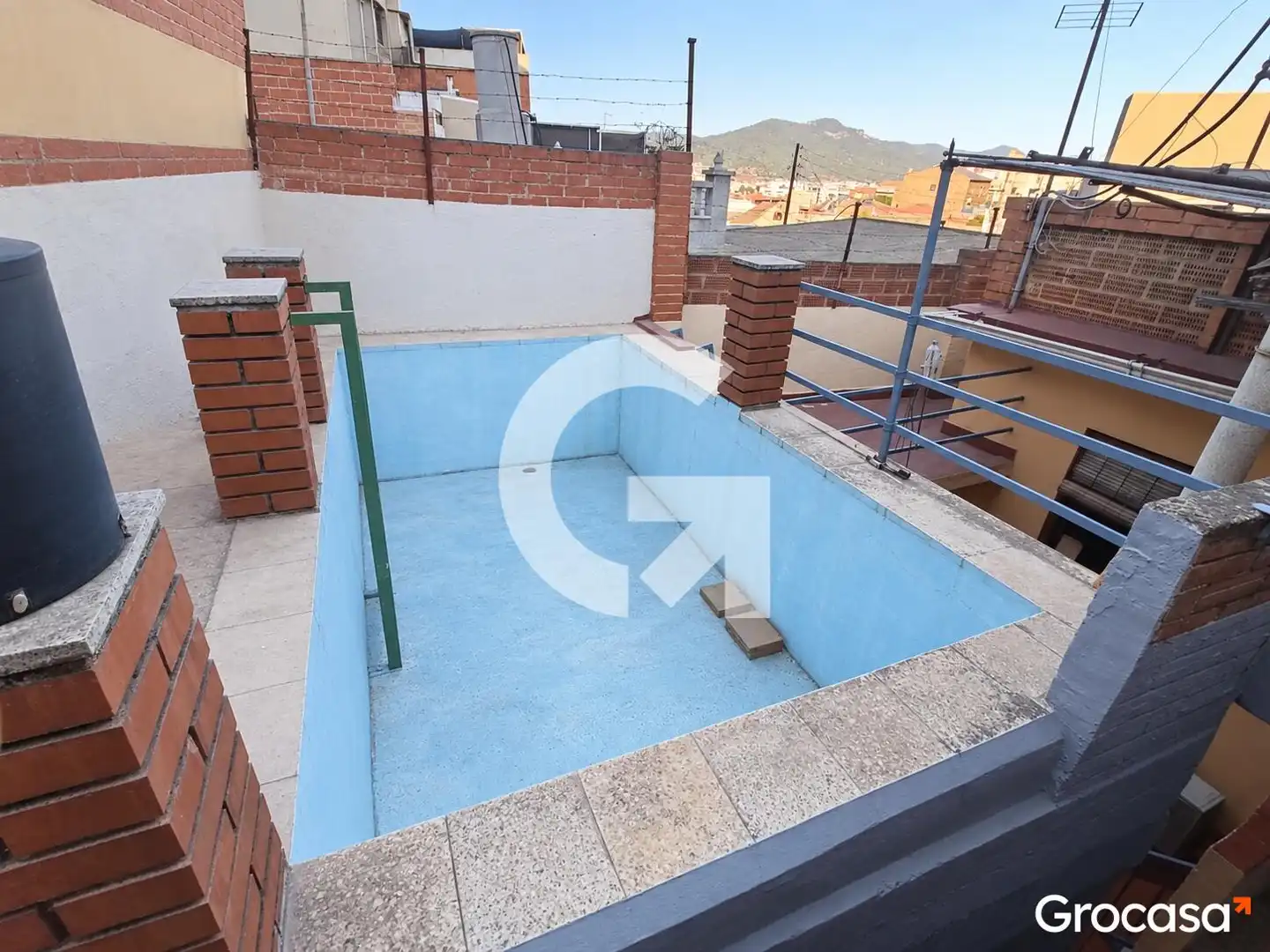 Piscina de Pis en venda en Sant Vicenç Dels Horts amb Calefacció, Terrassa i Traster