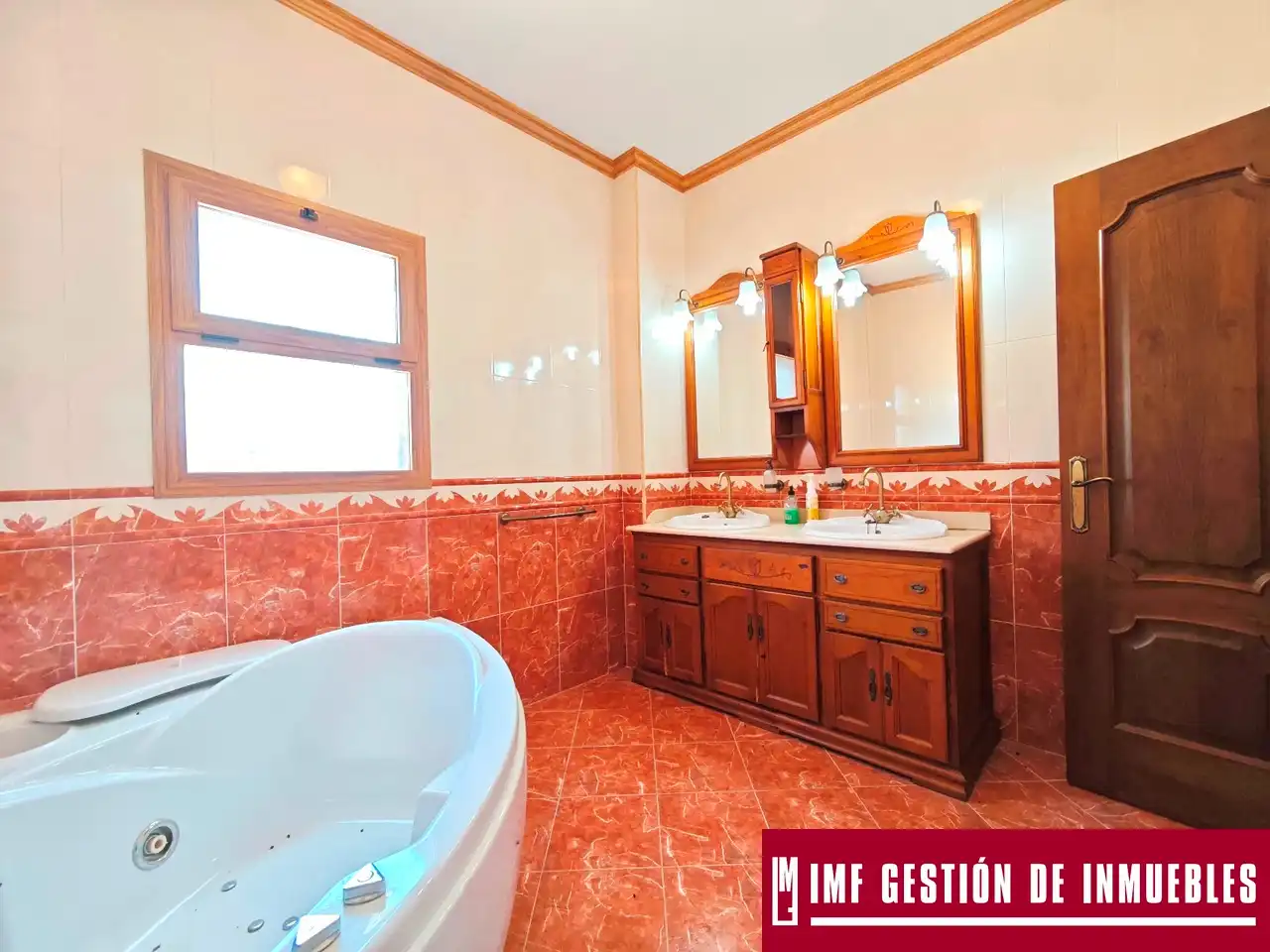 Bany de Casa o xalet en venda en Canillas de Aceituno amb Terrassa, Piscina i Moblat