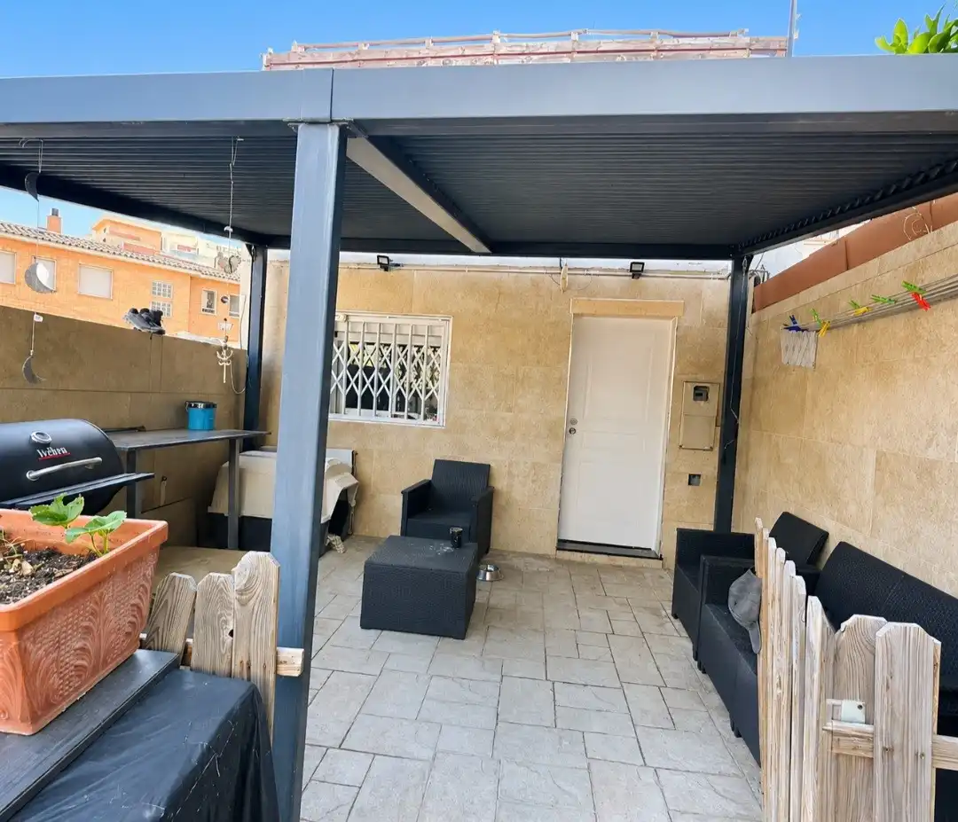 Terrassa de Casa o xalet en venda en Santa Coloma de Gramenet amb Aire condicionat, Calefacció i Jardí privat