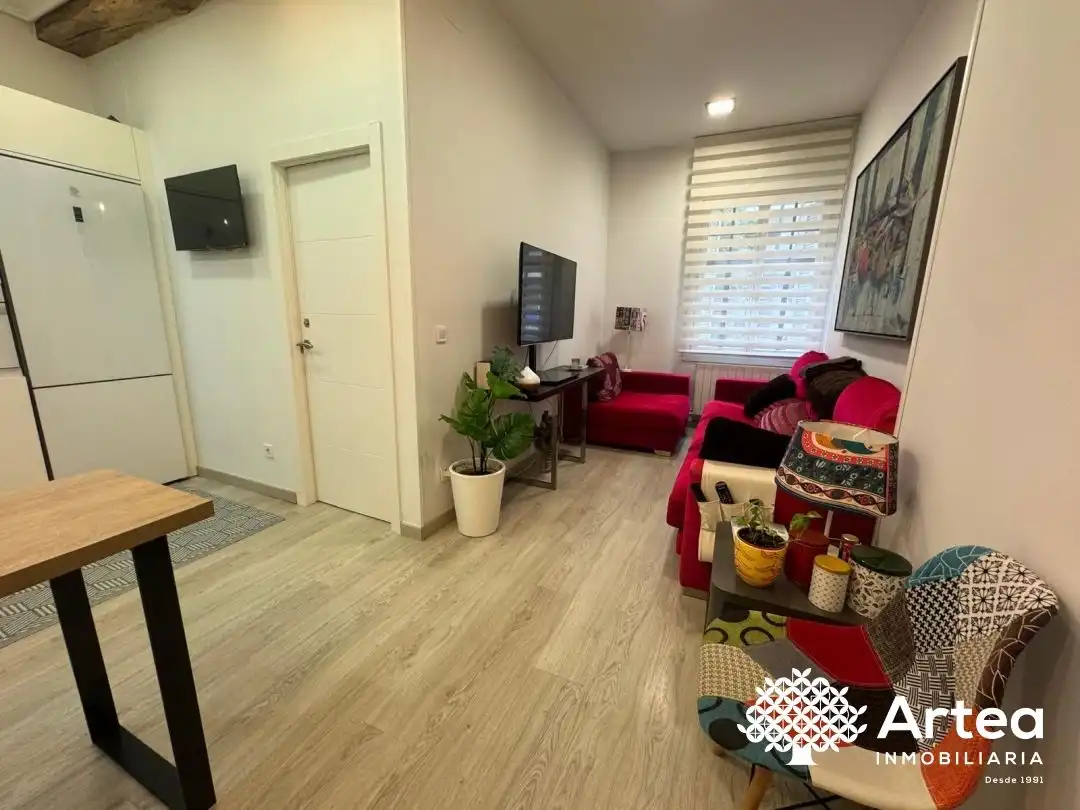 Sala d'estar de Pis en venda en Bilbao  amb Calefacció, Jardí privat i Alarma