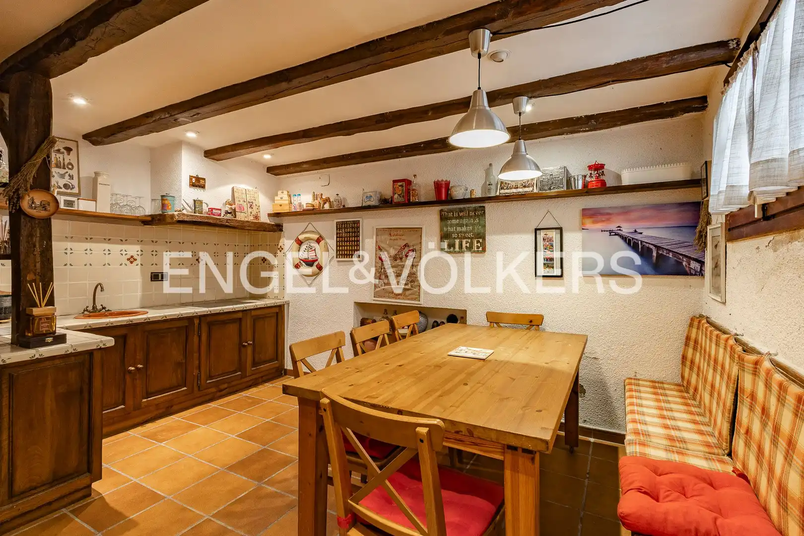 Comedor de Casa o chalet en venta en Esplugues de Llobregat con Aire acondicionado, Calefacción y Jardín privado