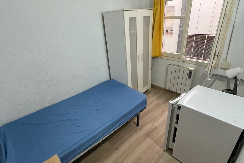 Photo 1 of Flat to rent in Calle del Amparo, Embajadores - Lavapiés, Madrid