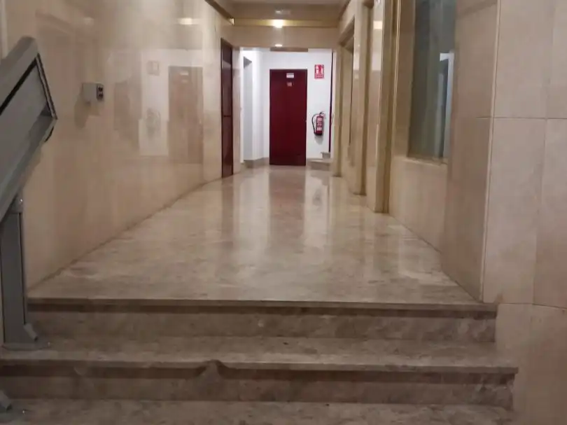 Büro zur Miete in Talavera de la Reina mit Klimaanlage, Heizung und Möbliert