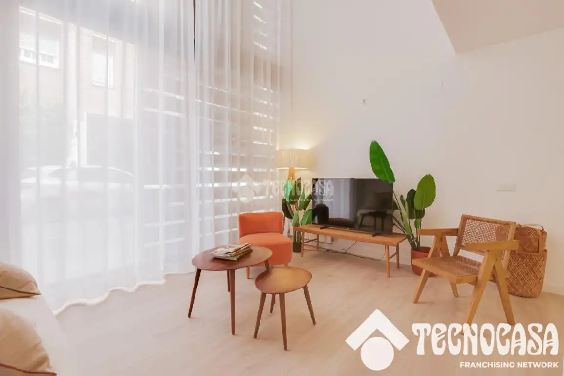 Sala d'estar de Pis en venda en Barcelona amb Aire condicionat i Parquet