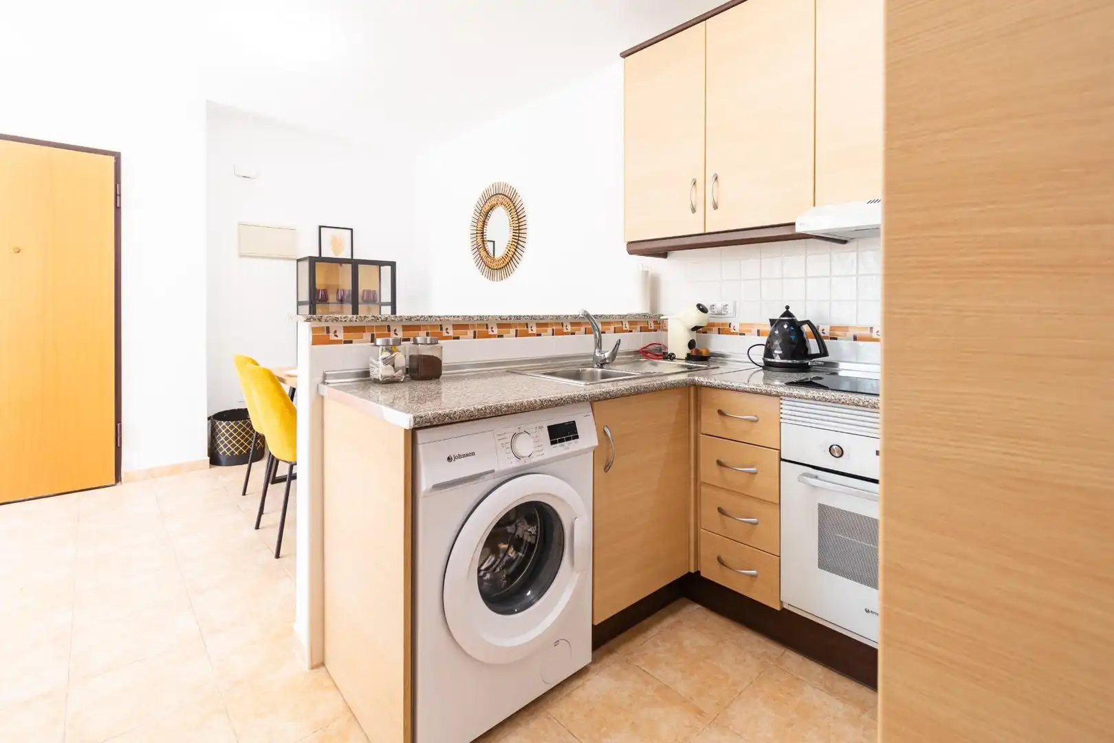 Cuina de Apartament en venda en Águilas amb Aire condicionat, Terrassa i Moblat