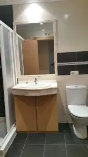 Baño de Piso de alquiler en Salamanca con Calefacción y Amueblado