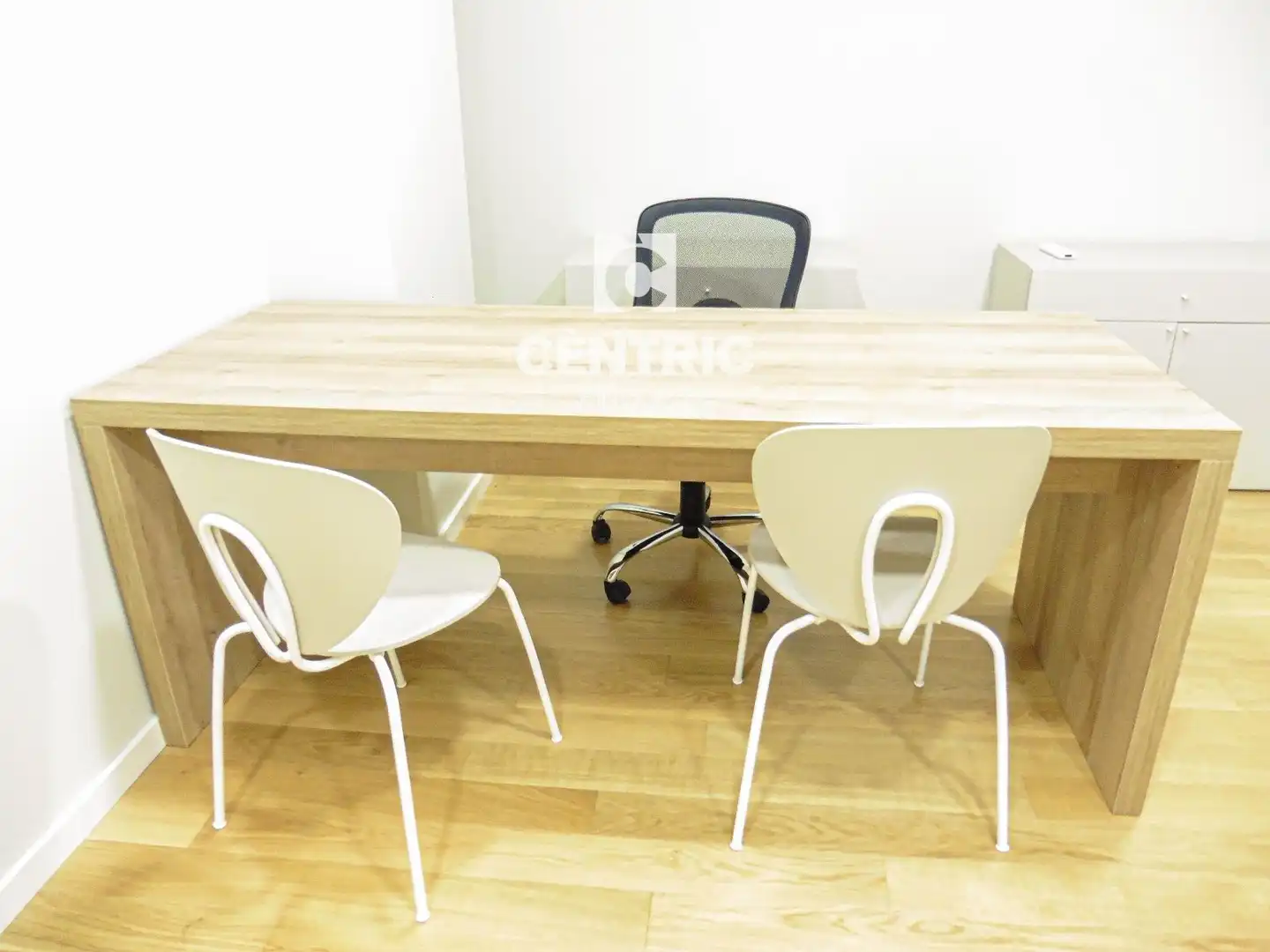 Office for rent in Centre