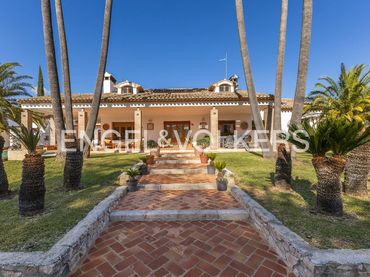 House with pool for sale in Sant Josep - Zona Hospital