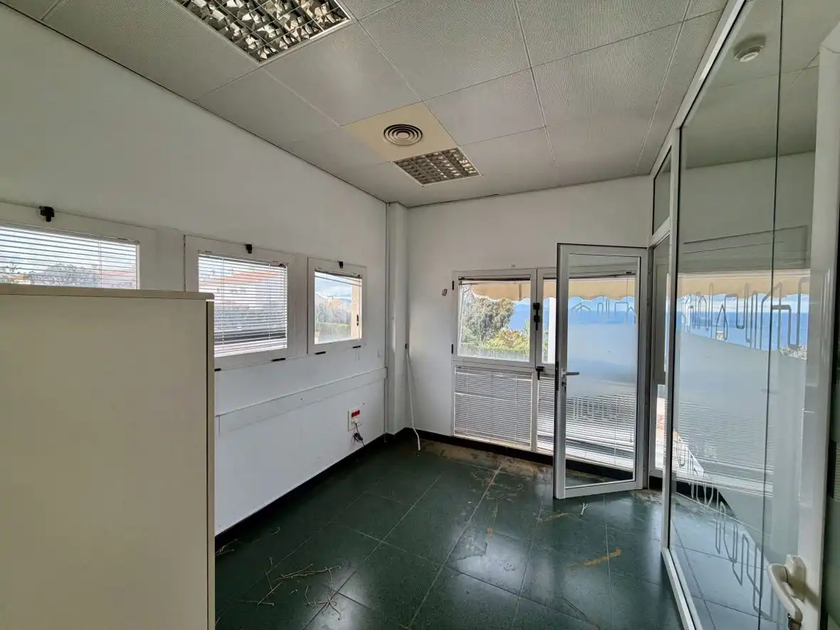 Local de alquiler en Santa Pola con Aire acondicionado