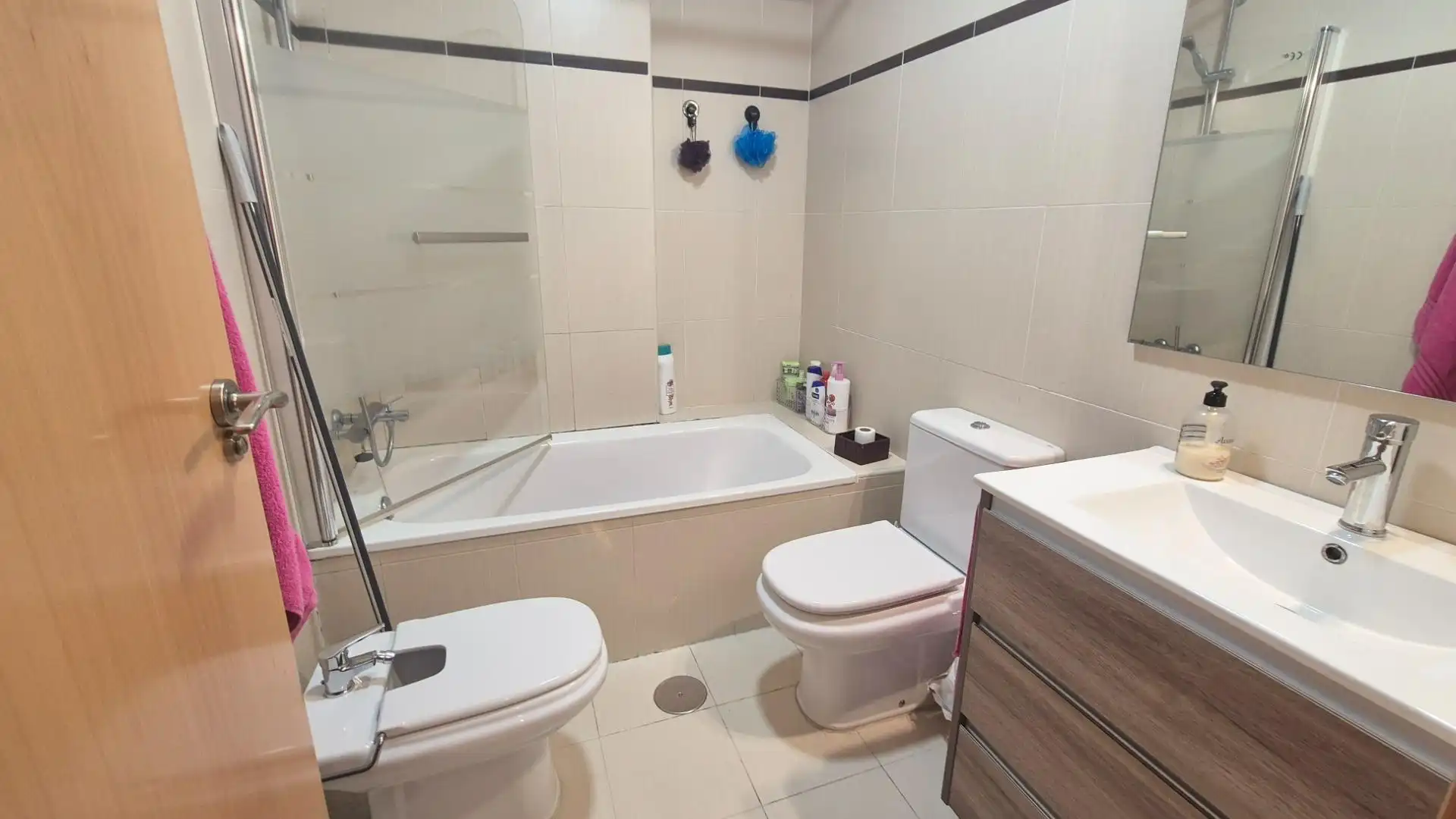 Baño de Planta baja de alquiler en Castellanos de Moriscos con Calefacción, Amueblado y Piscina comunitaria
