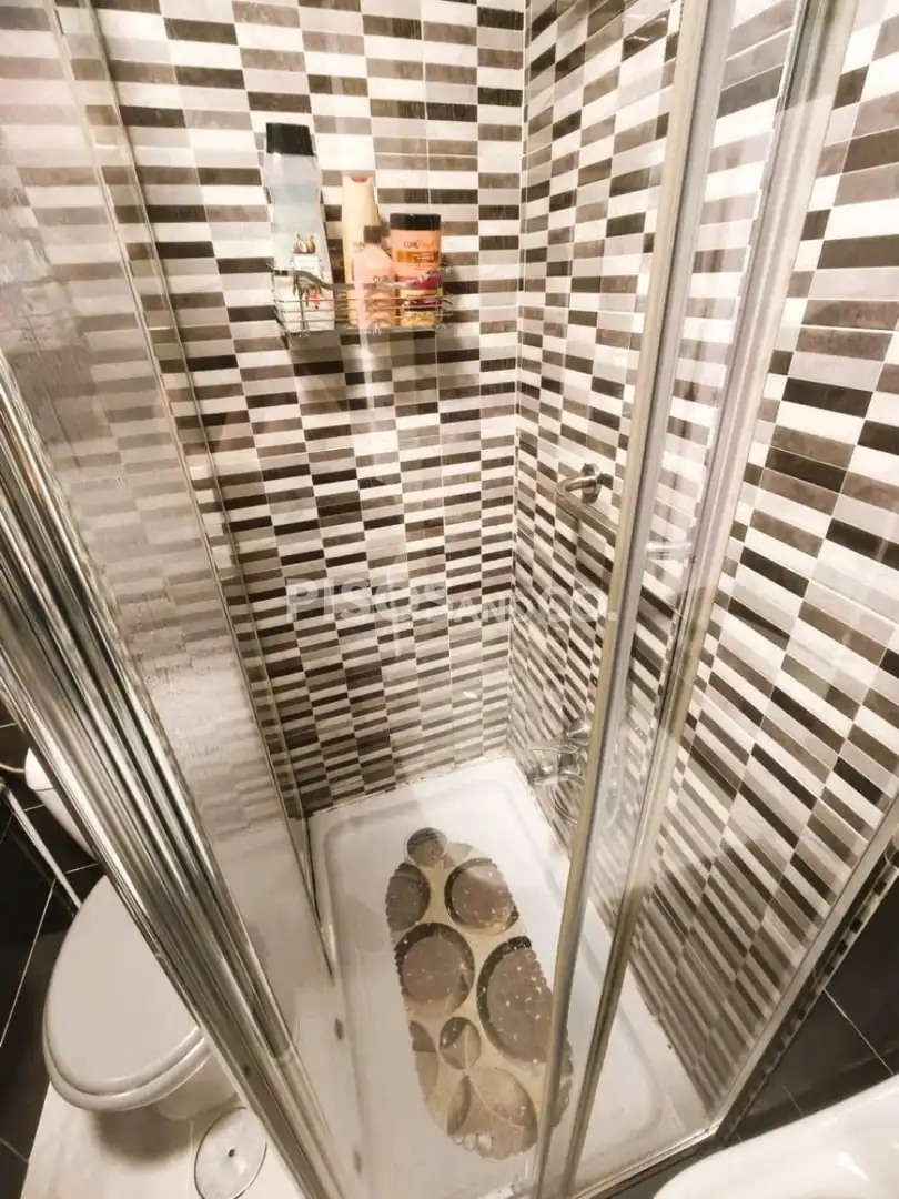 Baño de Piso en venta en Cambre  con Calefacción, Trastero y Amueblado
