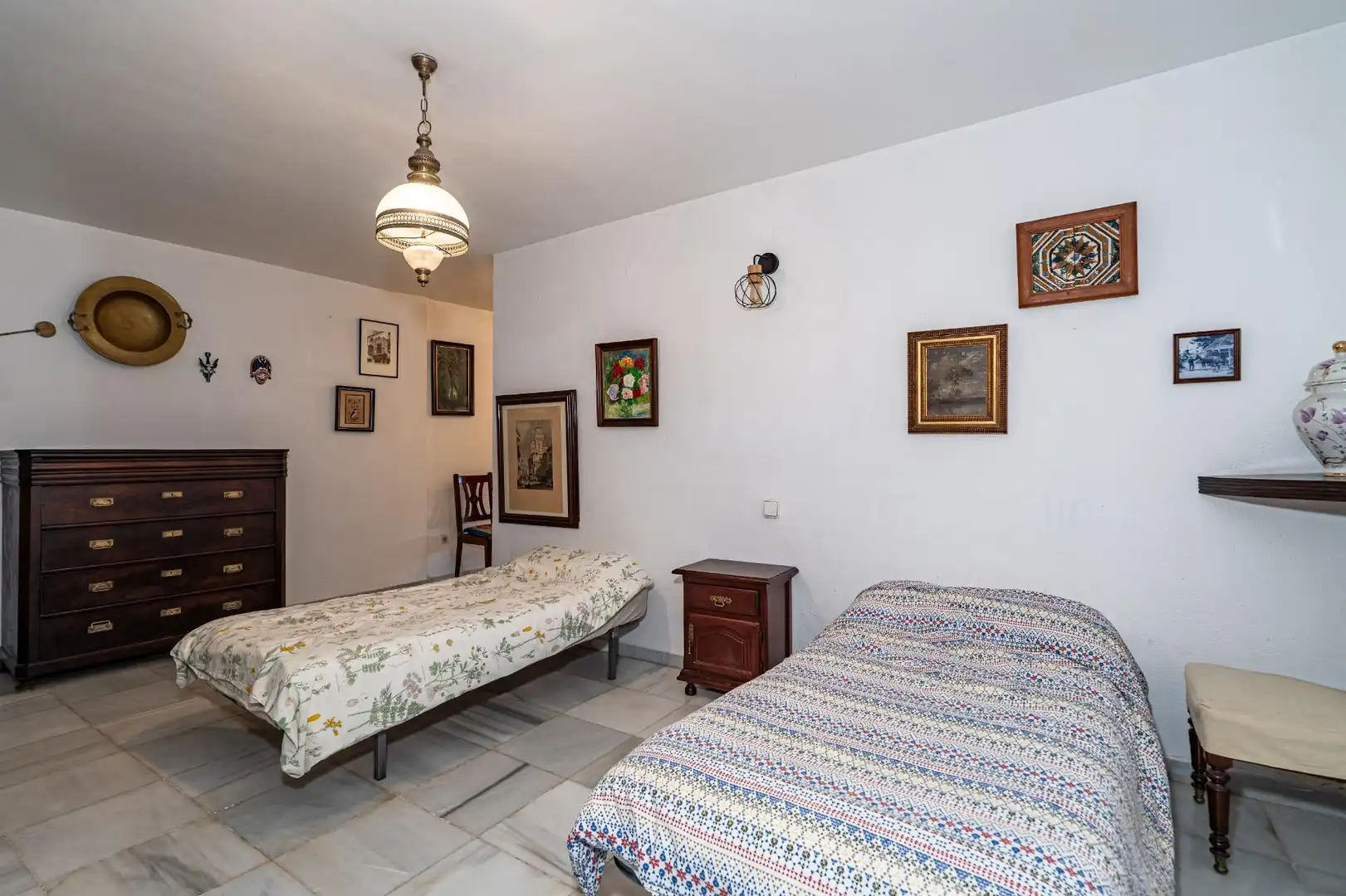 Dormitori de Casa o xalet en venda en Valencina de la Concepción amb Aire condicionat, Jardí privat i Piscina