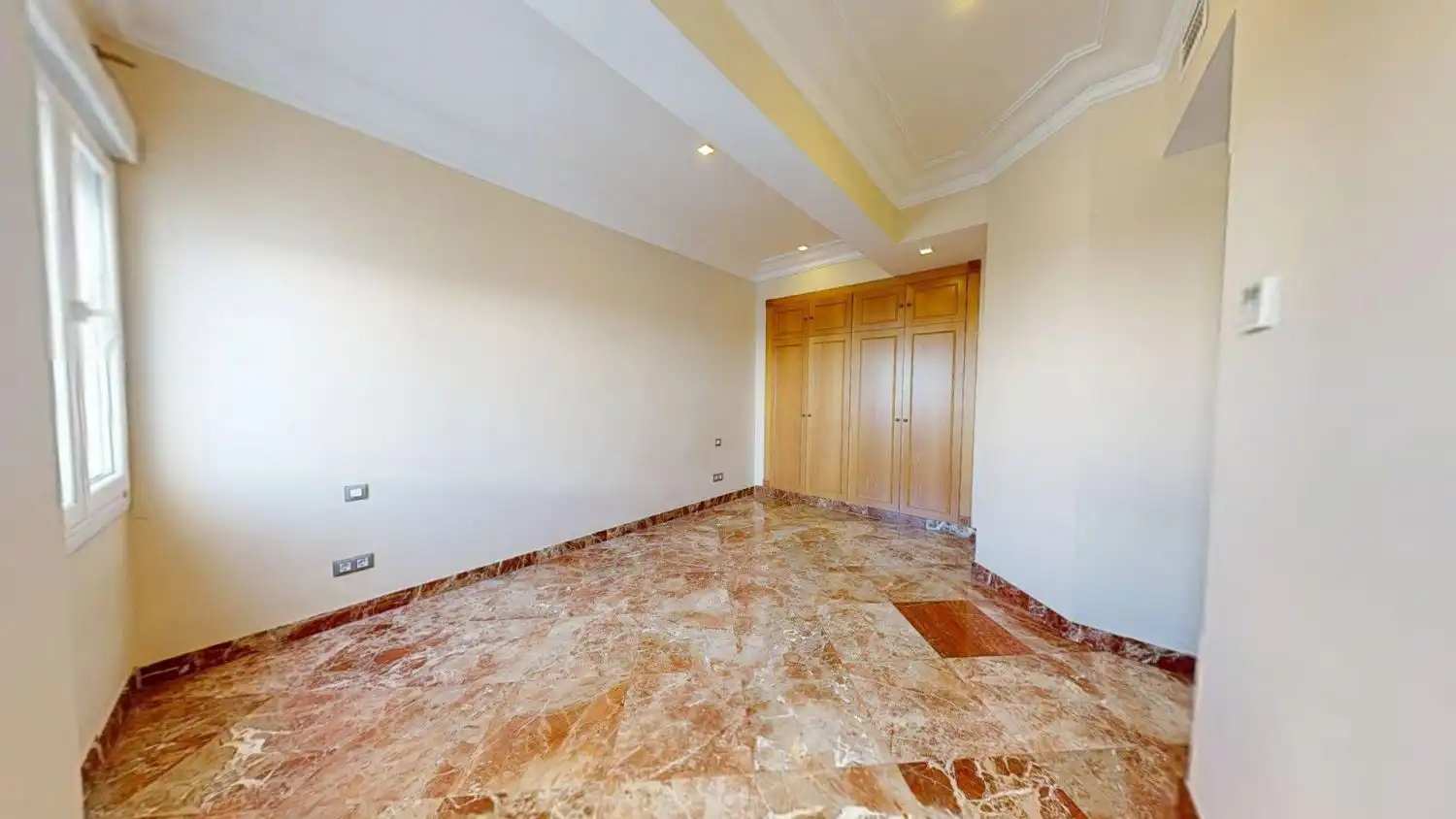 Flat for rent in Sevilla  with Air Conditioner, Heating and Terrace