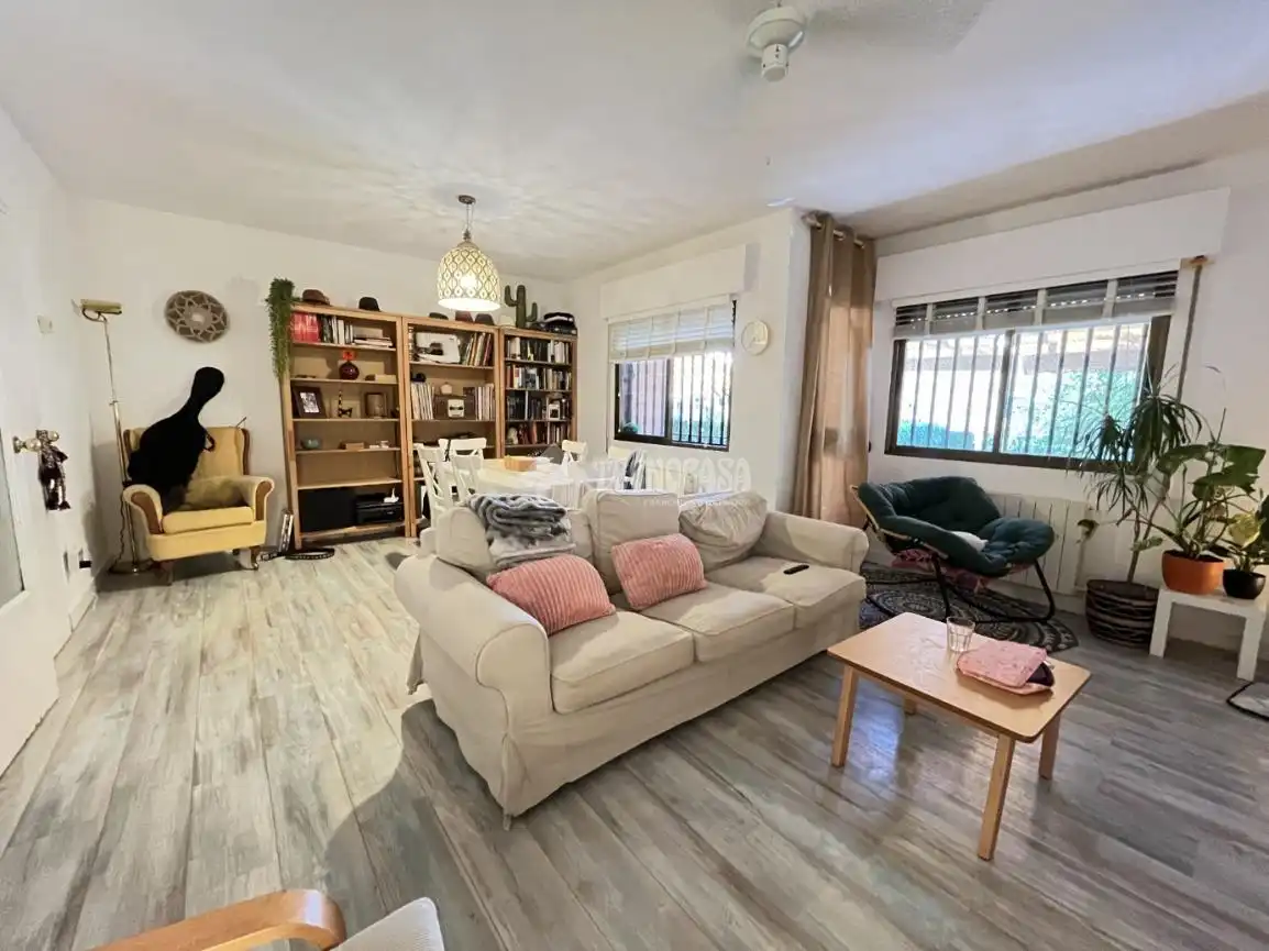 Sala de estar de Casa adosada en venta en Loeches