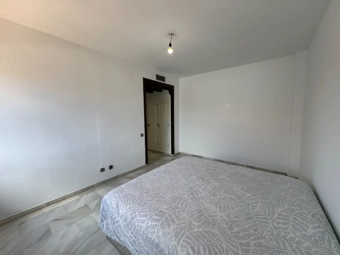Habitación de Casa o chalet de alquiler en Espartinas con Aire acondicionado, Calefacción y Jardín privado