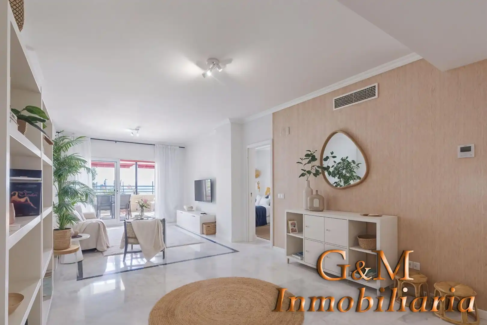 Sala de estar de Piso en venta en Benalmádena con Aire acondicionado, Terraza y Trastero