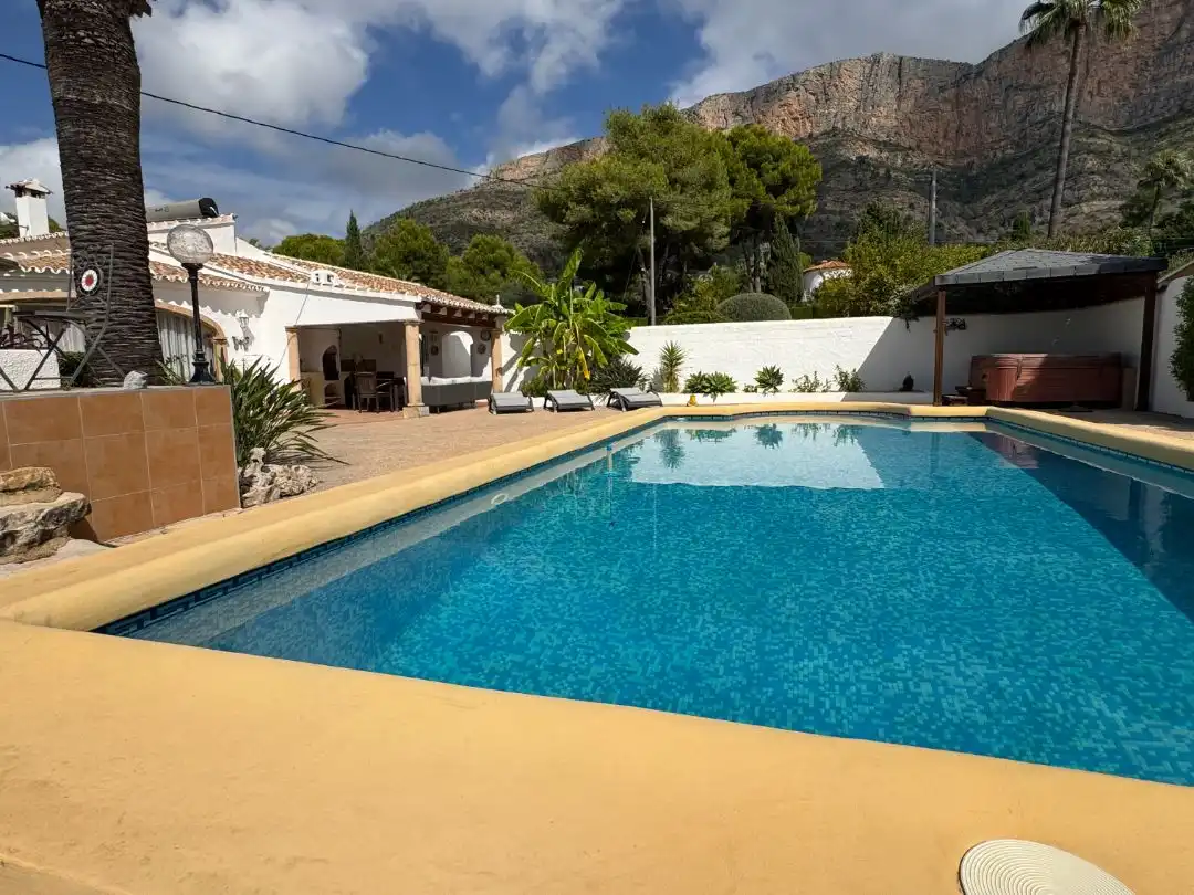 Piscina de Casa o chalet en venta en Montgó - Ermita