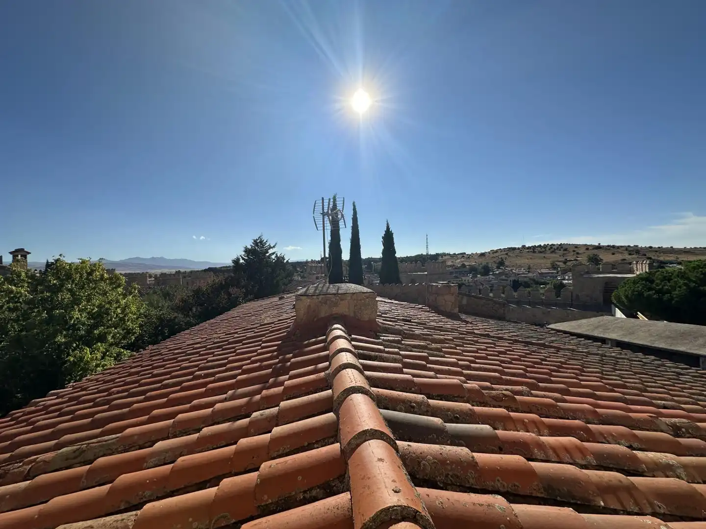 Vista exterior de Casa o xalet en venda en Ávila amb Calefacció i Moblat