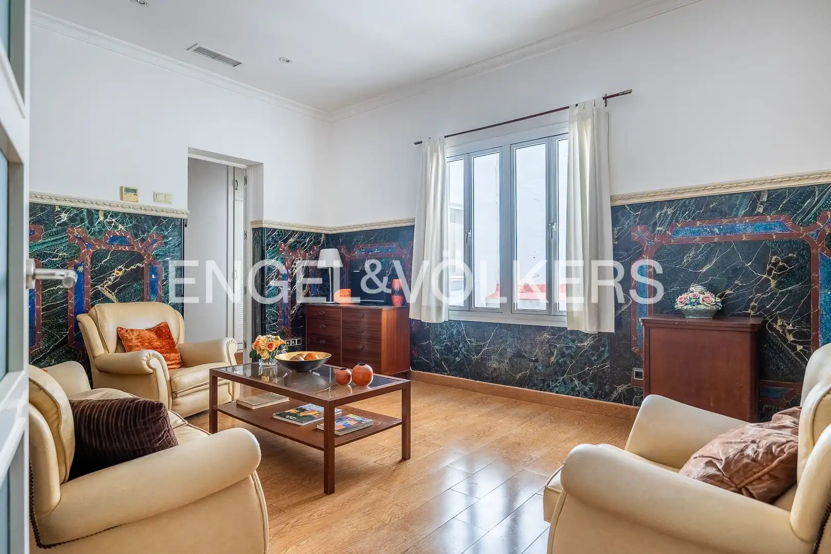 Sala de estar de Dúplex en venta en Sevilla con Aire acondicionado, Calefacción y Amueblado