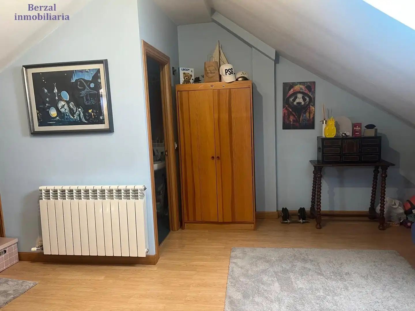 Dormitori de Casa adosada en venda en  Logroño amb Aire condicionat, Calefacció i Jardí privat