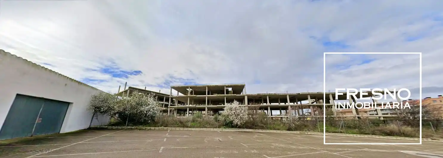 Parking de Edificio en venta en La Muela, Zaragoza