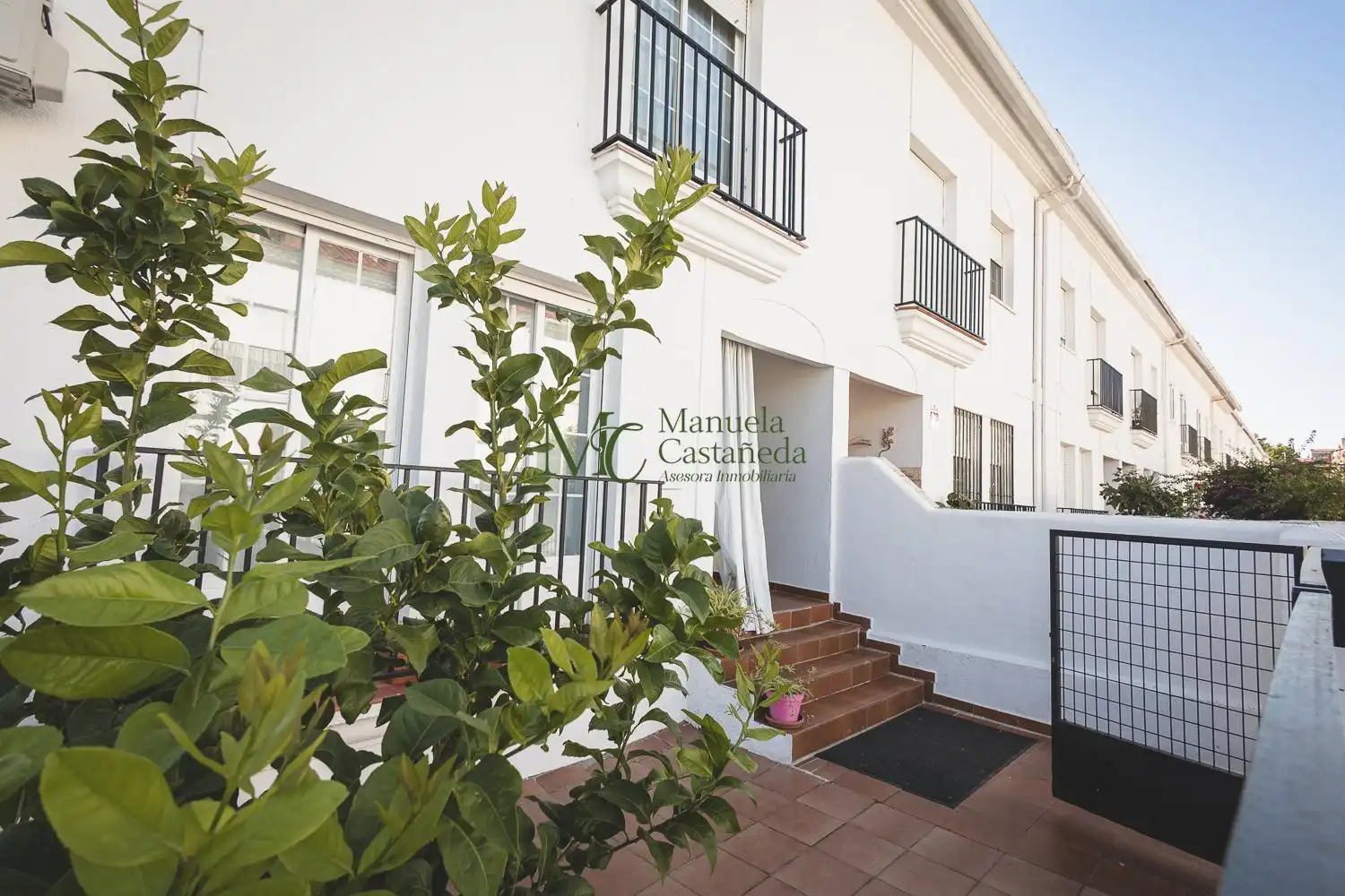 Vista exterior de Casa o xalet en venda en Mérida amb Aire condicionat, Terrassa i Traster