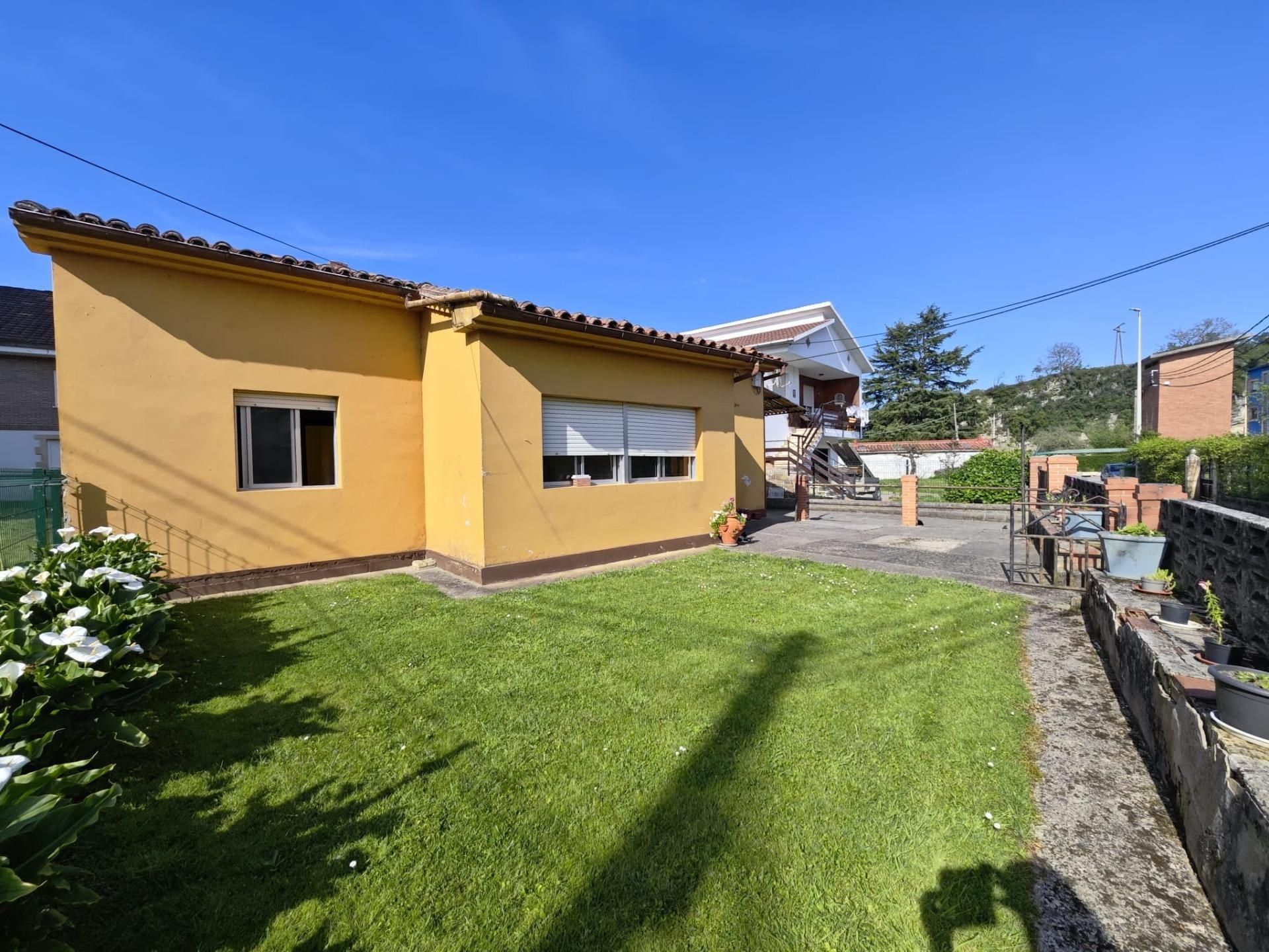 Jardí de Casa o xalet en venda en Reocín amb Calefacció, Jardí privat i Terrassa