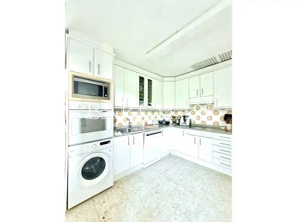 Cocina de Casa o chalet en venta en Boadilla del Monte con Jardín privado, Piscina y Lavadora