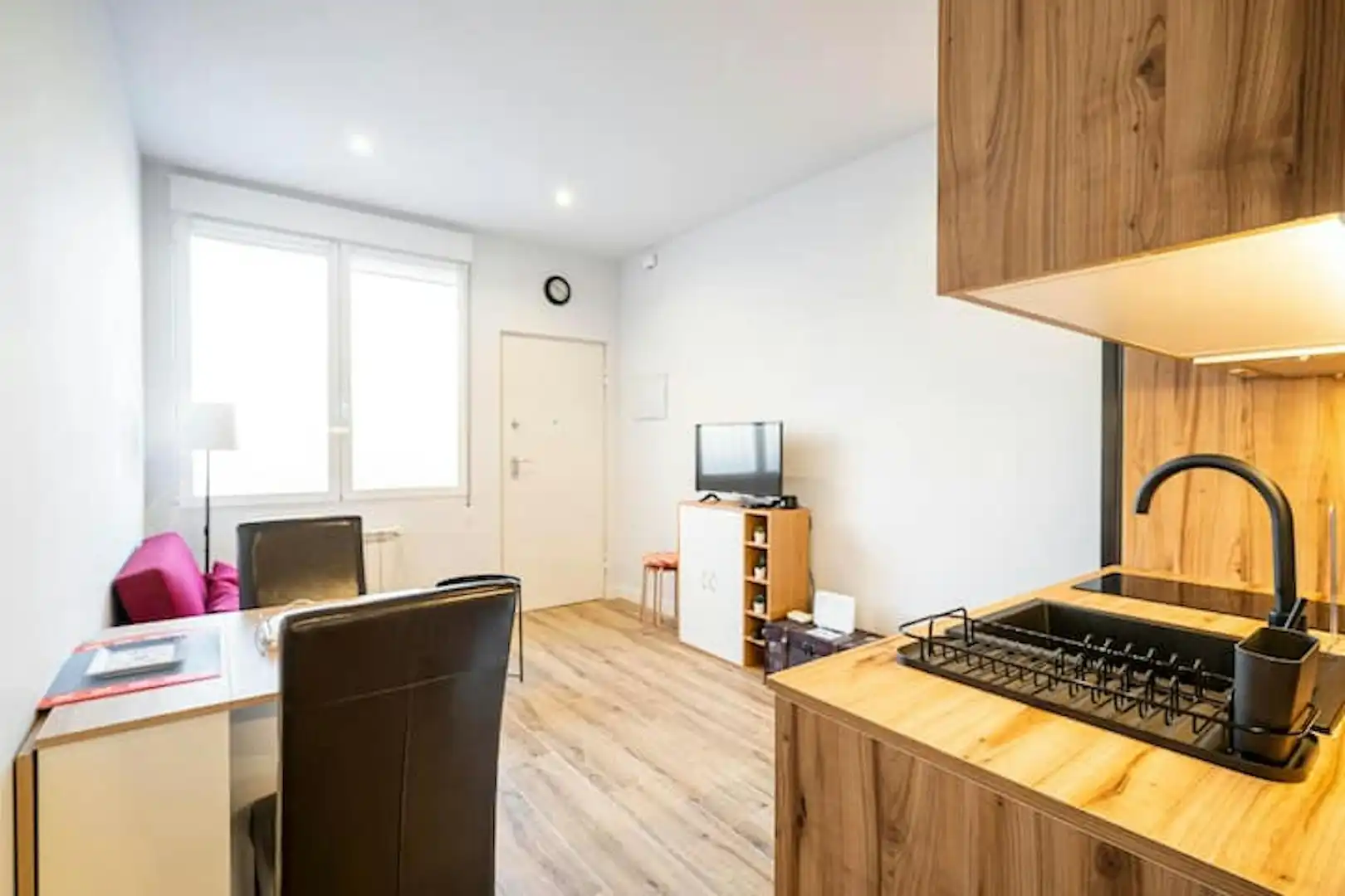 Living room of Flat for rent in Madrid  with Air Conditioner, Furnished and Washing machine