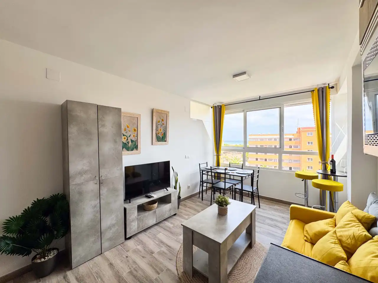 Living room of Apartments for sale in Guardamar del Segura  with Heating, Swimming Pool and Furnished