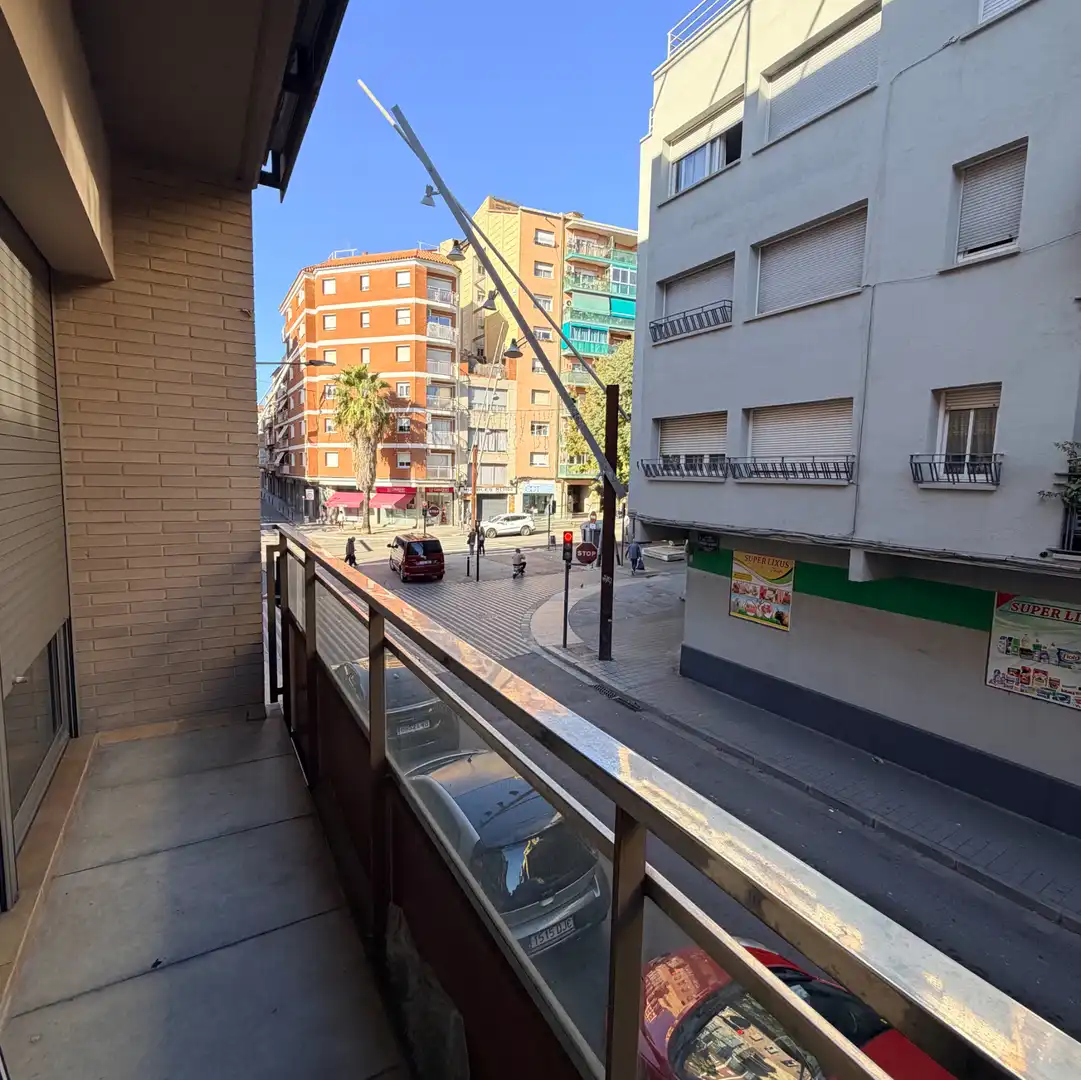 Vista exterior de Pis en venda en Terrassa amb Calefacció, Terrassa i Moblat