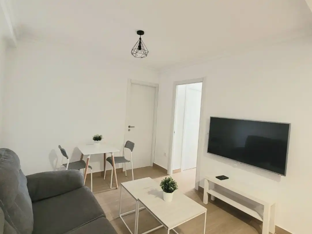 Habitació a Avenida de Sánchez Pizjuán, 11, El Torrejón - El Cerezo