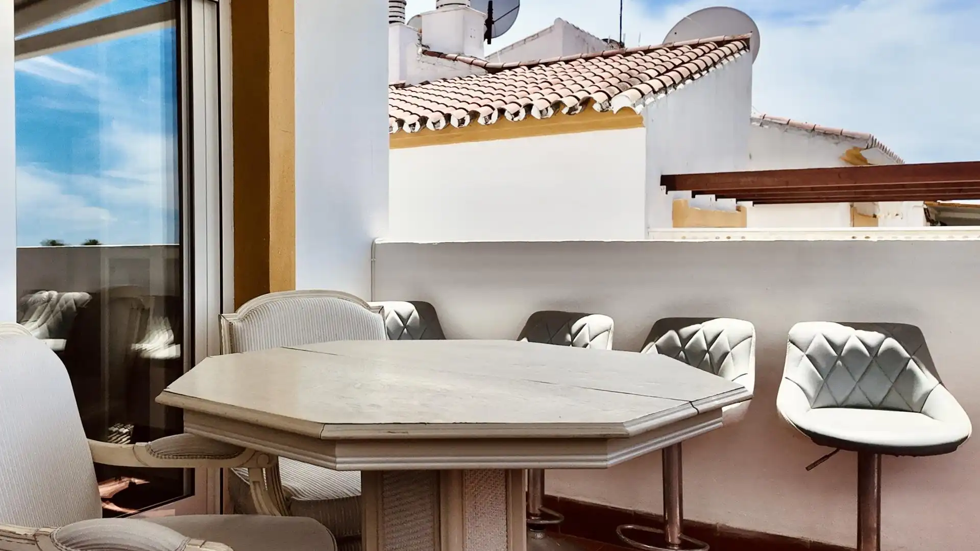 Comedor de Ático en venta en Estepona con Jardín privado y Piscina comunitaria