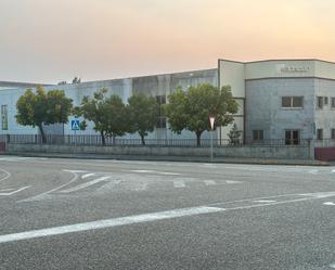 Vista exterior de Nau industrial de lloguer en O Porriño  