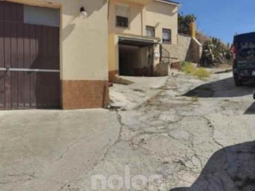 Casa con piscina en venta en BARRIO DE TARAMAY